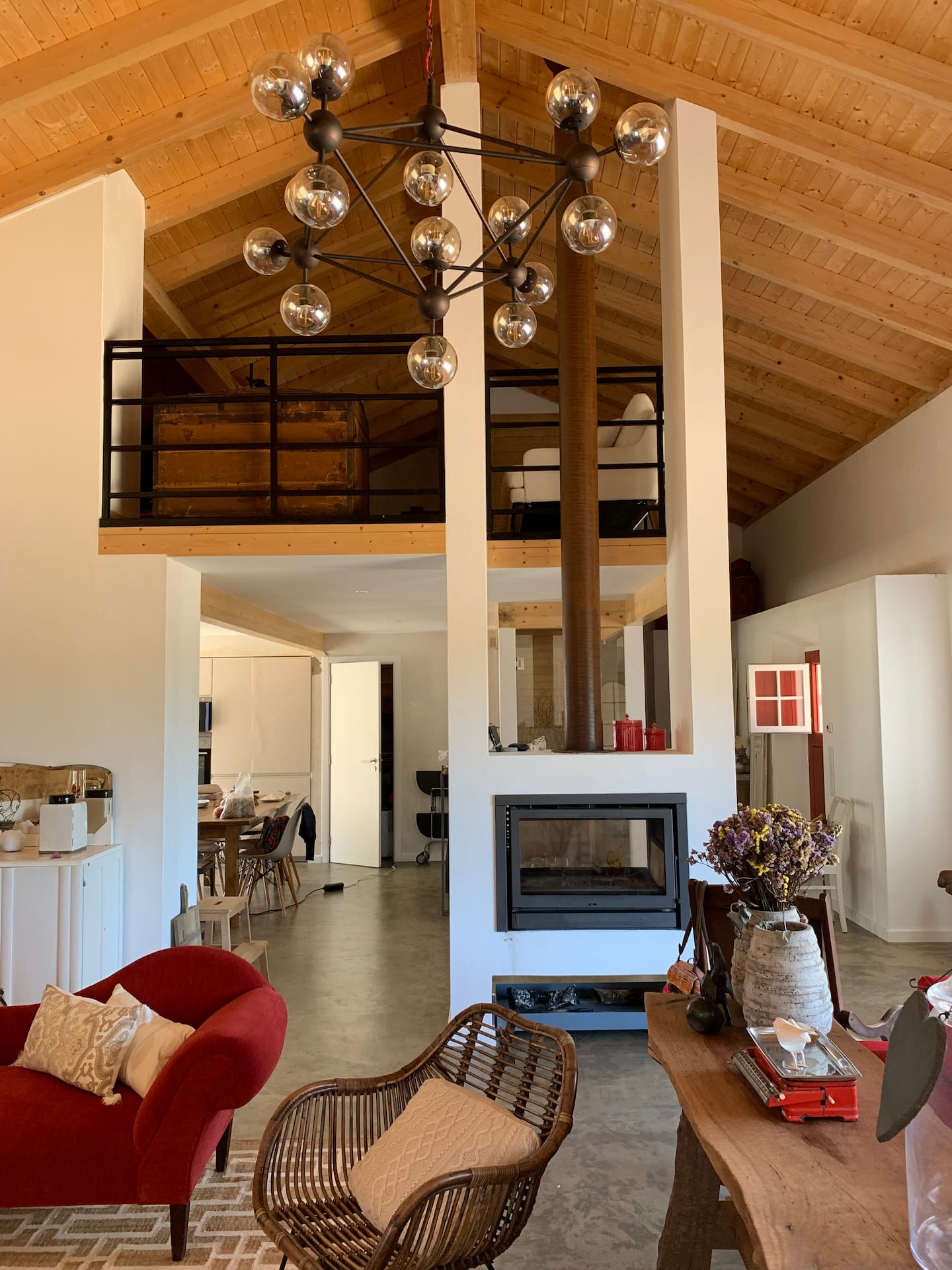 Sala com vista para o mezanine